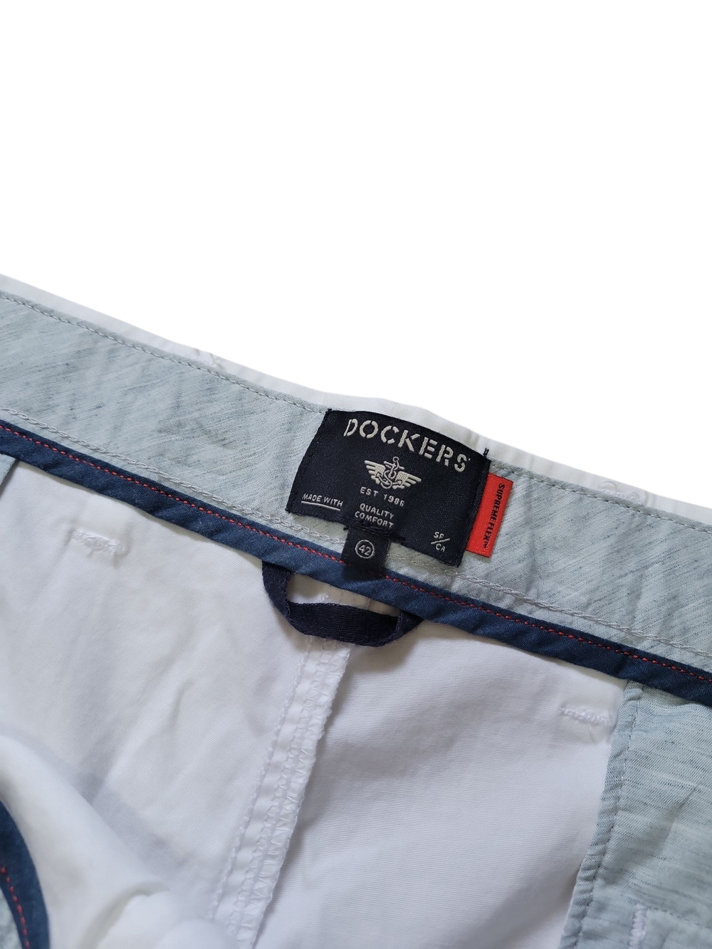 Dockers White Men's Shorts with Navy Trim - Picture 4 of 5